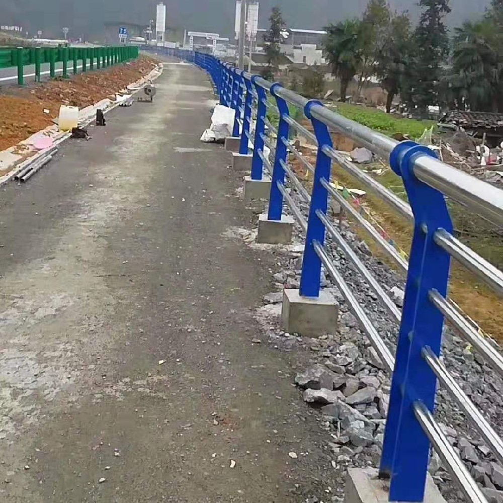 防撞立柱