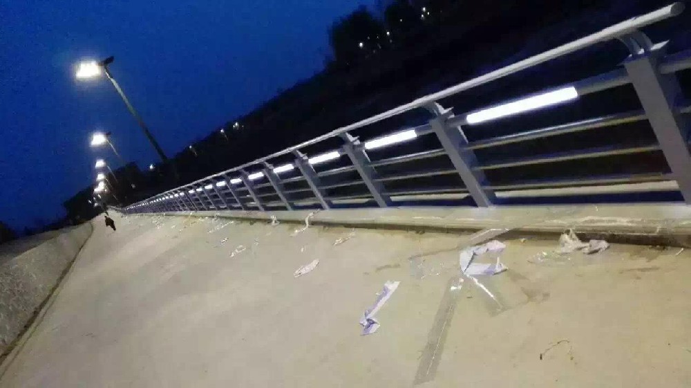 灯光护栏